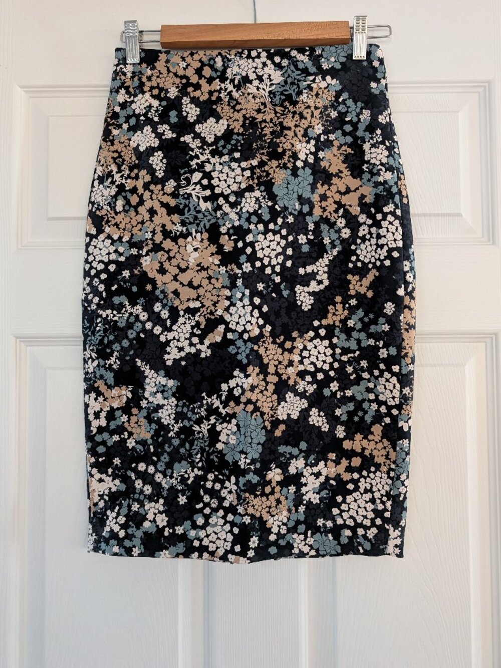 RW&CO pencil skirt black floral print size 0